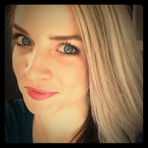 Meet your Posher, Ashley - Picture 1 of 1